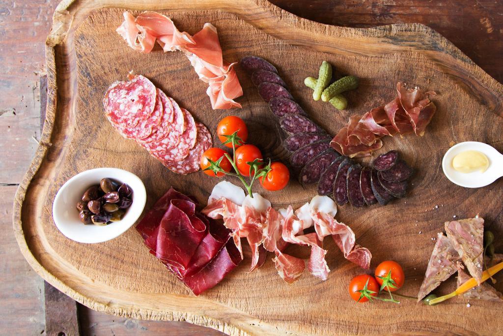 Casa Toedi Restaurant Hotel Trun Екстериор снимка