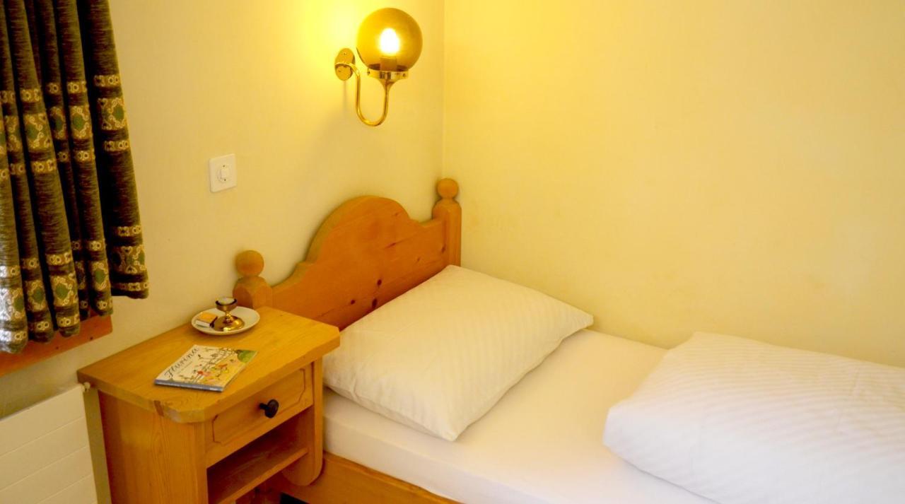 Casa Toedi Restaurant Hotel Trun Екстериор снимка