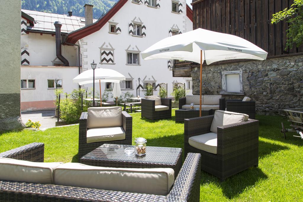 Casa Toedi Restaurant Hotel Trun Екстериор снимка